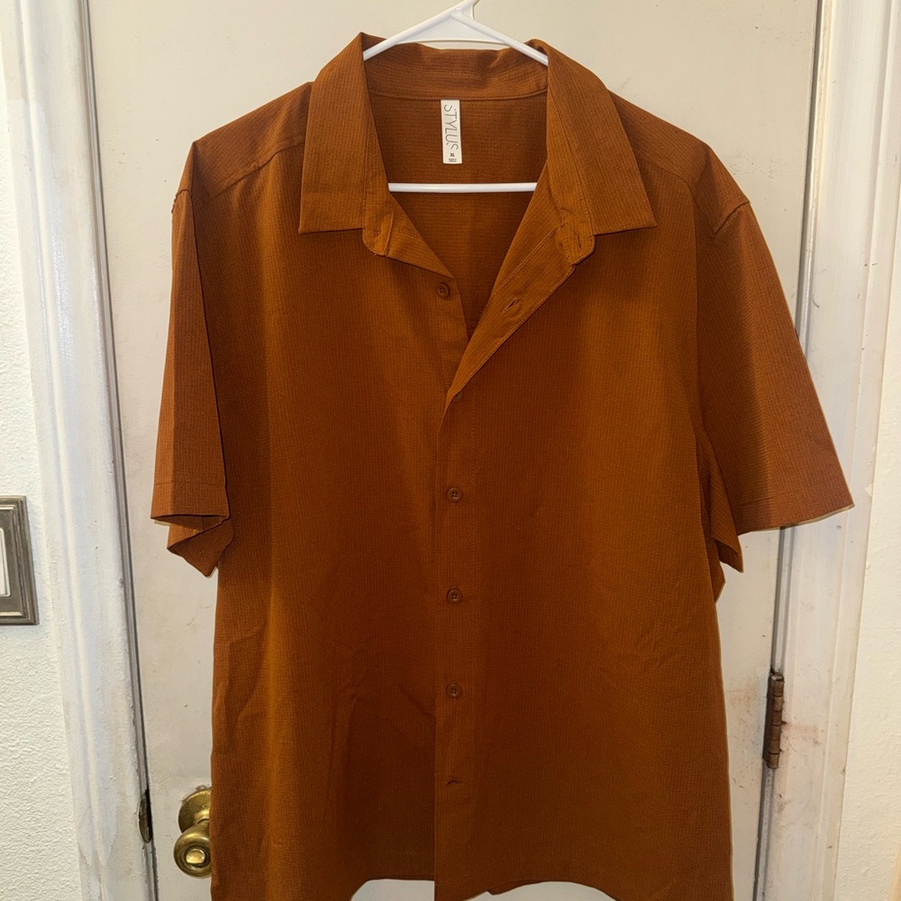 STYLUS Men's Rust Button Down Shirt Used